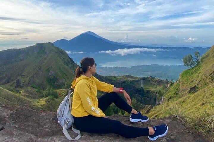 Sunrise Trek to Mount Batur and Lakeside Hot Springs photo 4