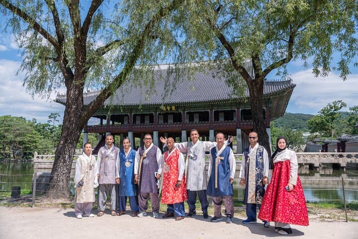 Flexible Private Van Tour in Seoul: Custom City Tours with Local Experts