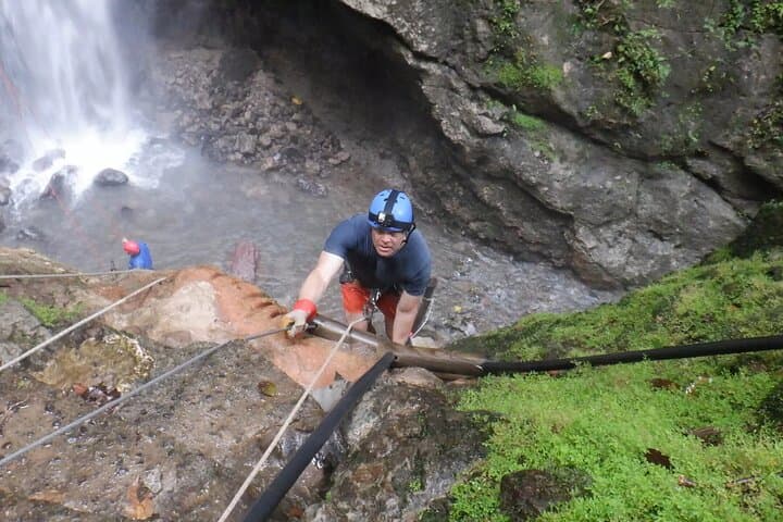 La Fortuna Canyoning: Waterfall Rappels, Wildlife & Lunch