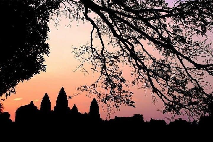 Angkor Wat Sunrise: Sunrise at Angkor Wat + Bayon & Ta Prohm Small-Group Tour with Breakfast photo 1