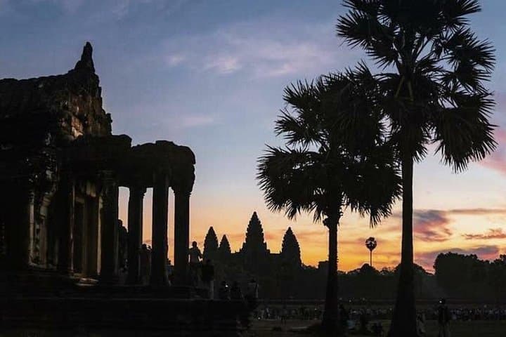 Angkor Wat Sunrise: Sunrise at Angkor Wat + Bayon & Ta Prohm Small-Group Tour with Breakfast photo 2