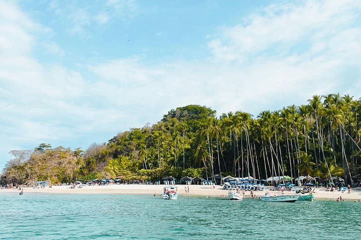 Full-Day Tortuga Island Boat Tour with Lunch from San José photo 4