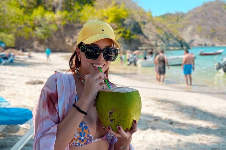 Full-Day Tortuga Island Boat Tour with Lunch from San José photo 3