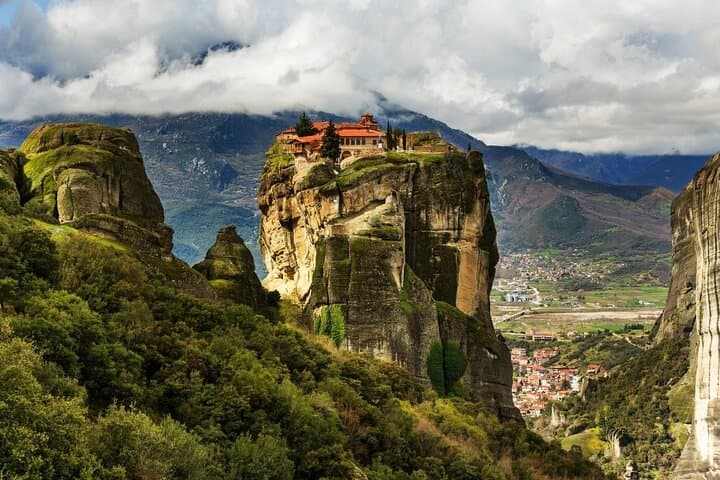 Two-Day Delphi, Meteora & Thermopylae Private Tour from Athens — Ancient Sites by Private Car
