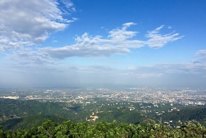 Panoramic Tour of Cebu: Mountain Views, Flower Fields & Farm Lunch