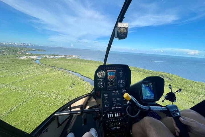 Miami Helicopter Tour: Private 20-Min Coastal Flight Over Biscayne Bay photo 6