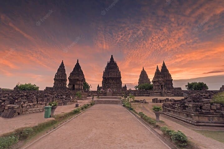 Yogyakarta Day Tour: Borobudur, Merapi Lava Jeep & Prambanan in One Day photo 4