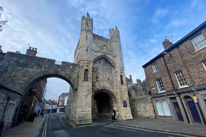Walk York's Complete Medieval City Walls: Private 3-Hour Guided Tour