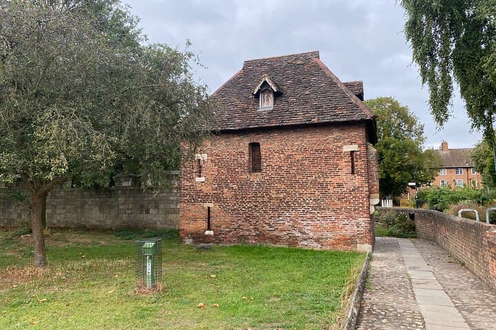 Walk York's Complete Medieval City Walls: Private 3-Hour Guided Tour photo 2