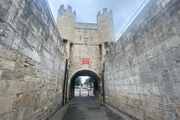 Walk York's Complete Medieval City Walls: Private 3-Hour Guided Tour photo 3