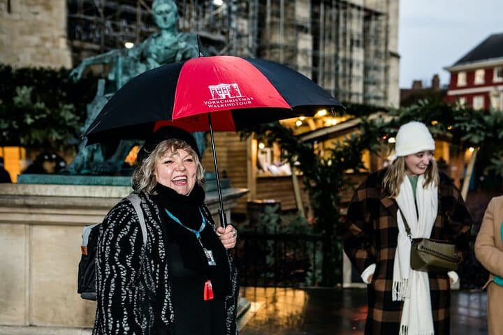 York-Christmas-Walking-Tour-History-Lights-and-Traditions