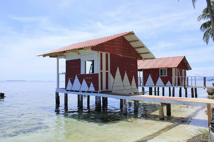 Overwater Bungalow in San Blas: 24 Hours with the Kuna