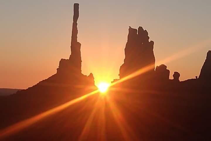 Monument Valley 1.5-Hour Jeep Tour: Mittens, Monoliths & Navajo Stories photo 3