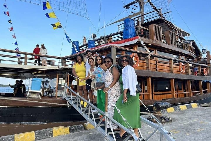 Uluwatu Sunset & Private Phinisi Dinner Cruise — All-Inclusive Bali Temple Tour photo 1