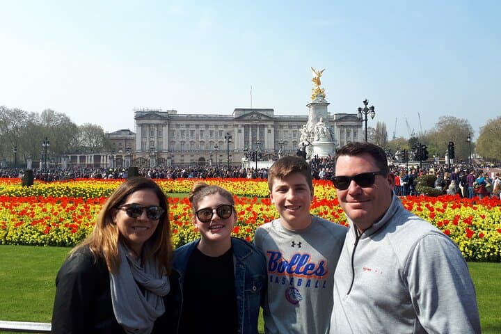 Full-Day Private London Highlights Tour: Buckingham Palace, Tower of London & Shoreditch photo 4
