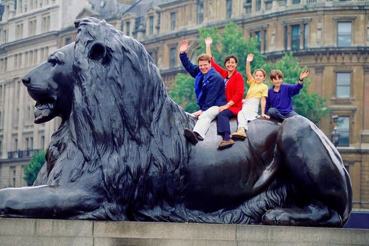 Full-Day Private London Highlights Tour: Buckingham Palace, Tower of London & Shoreditch photo 3