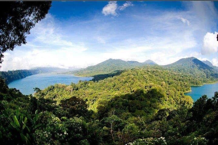 2-Day North Bali Private Tour: Ulun Danu, Lovina Dolphins & Tanah Lot photo 2
