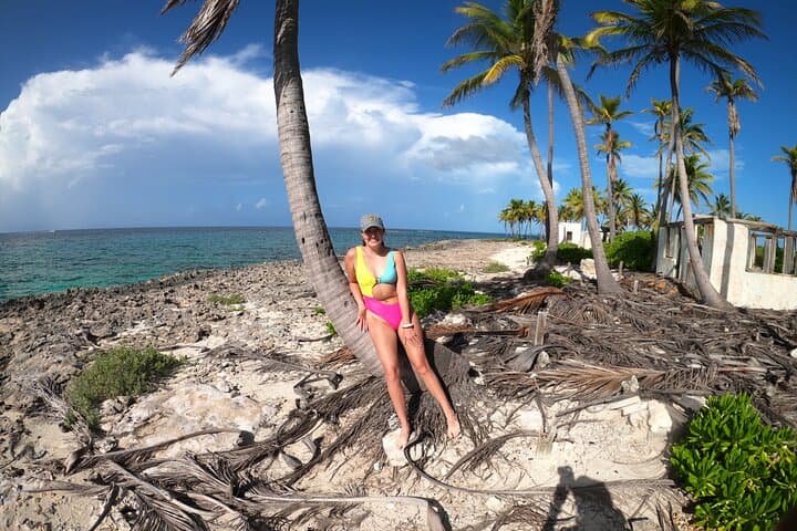 Turtle Swim and Rose Island Snorkel Adventure from Nassau photo 5