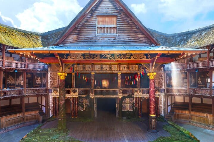 Shakespeare's Walk: Private Guided Tour of Central London & the Globe photo 3