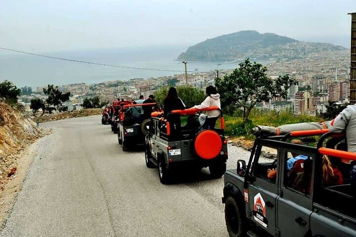 Alanya 3-in-1 Night Jeep Safari, Yacht Cruise & Dim River Dinner photo 2