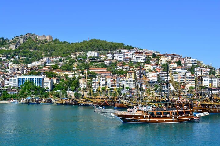 Alanya 3-in-1 Night Jeep Safari, Yacht Cruise & Dim River Dinner photo 3