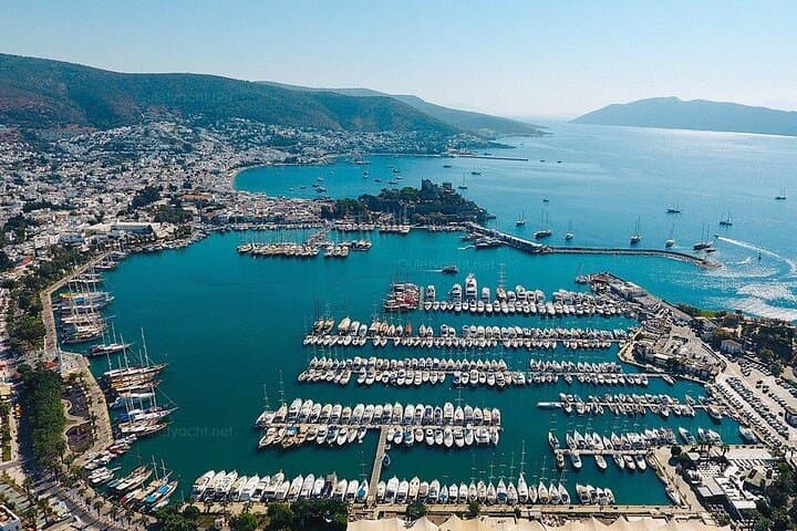 Private Guided Walking Tour of Bodrum: Castle, Bazaar & Marina photo 4