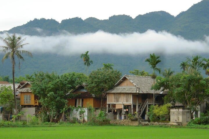 Mai Chau Day Trip from Hanoi: Thung Khe Pass, Cycling Ban Lac & Thai Village Experience