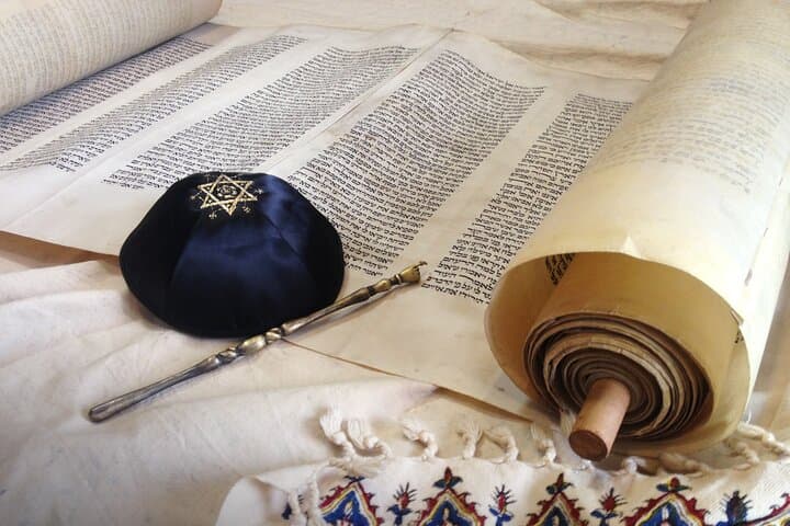 Prague Jewish Museum Private Tour: Skip-the-Line Synagogues & Cemetery photo 1