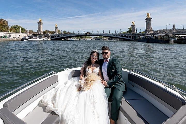 Private Seine Cruise to Discover Paris — 90-Minute Sightseeing from Beaugrenelle photo 3
