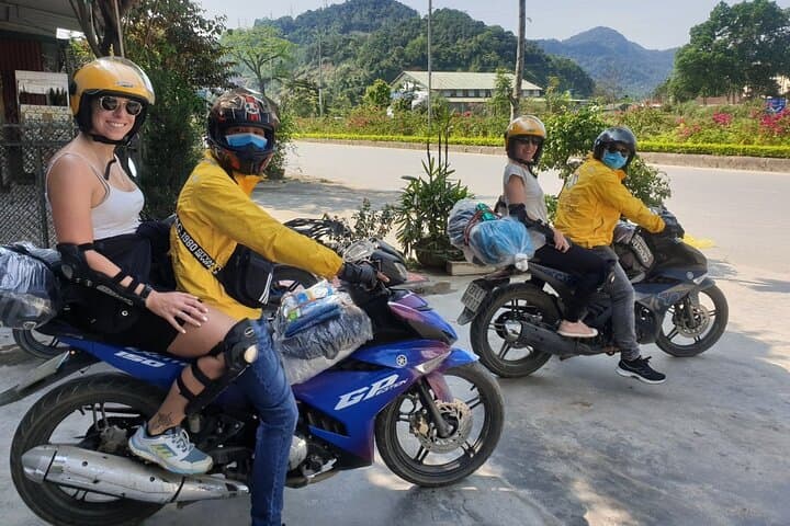 Ha Giang Loop 2-Day Tour: Dong Van, Ma Pi Leng & Karst Plateau