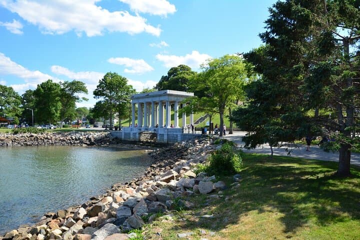 Self-Guided Plymouth Pilgrims Walking Audio Tour — Historic Waterfront Route photo 2