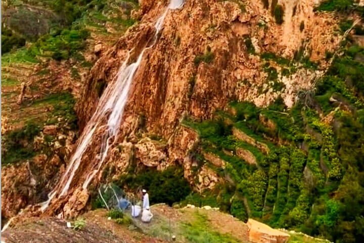 Birkat Al Mouz & Jebel Akhdar Full-Day: Saiq Plateau Hike and Village Walk