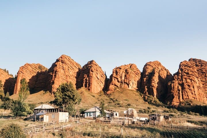 Three-Day Issyk-Kul Circuit: Yurts, Eagle Hunting & Skazka Canyon photo 4
