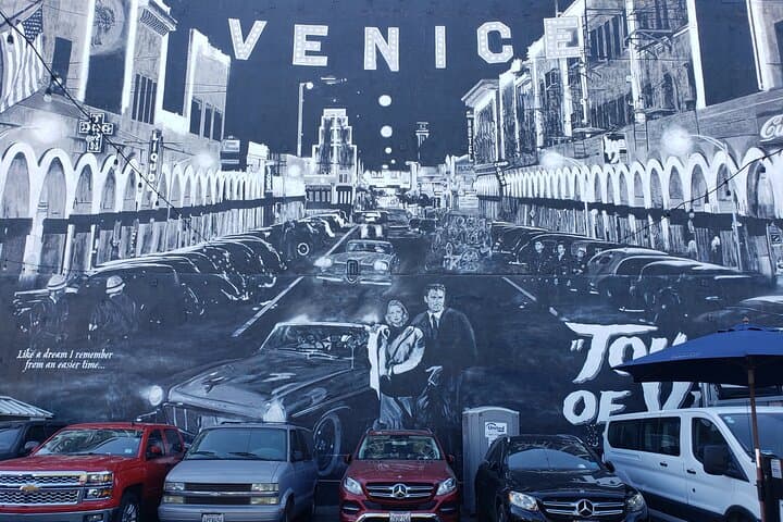Venice Beach Art & History Walking Tour: Boardwalk, Canals & Muscle Beach photo 6