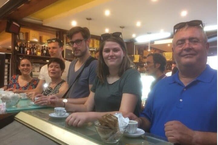 Vomero Food Tour: Authentic Neapolitan Tasting Walking Tour in Naples