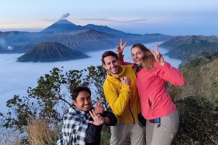 Mount Bromo Sunrise Tour from Surabaya & Malang — Penanjakan Sunrise Experience photo 4