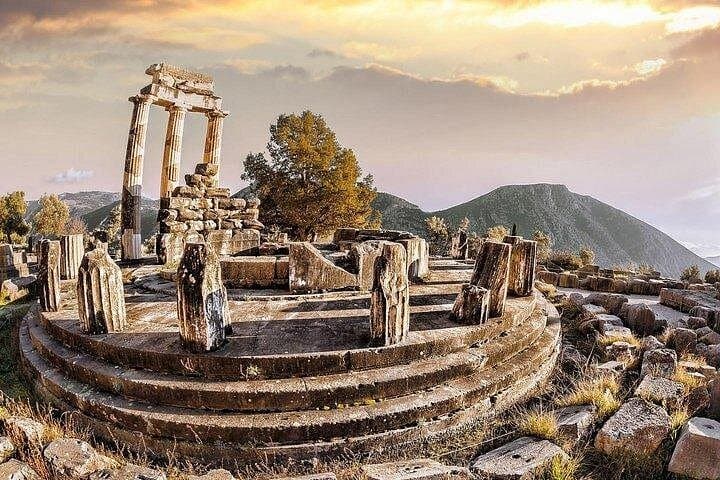 Thermopylae and Delphi Day Tour: Walk the 300 Spartans' Path to Apollo's Oracle photo 3
