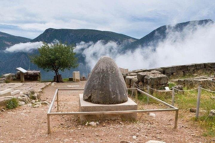 Thermopylae and Delphi Day Tour: Walk the 300 Spartans' Path to Apollo's Oracle photo 1