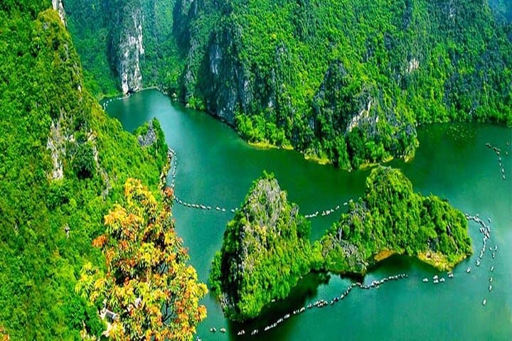 Ninh Binh Day Tour: Hoa Lu History, Trang An Boat Ride & Mua Cave Viewpoint photo 2