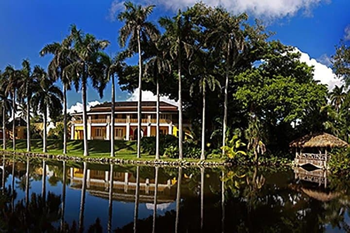 Fort Lauderdale One-Way Paddle to Bonnet House — Kayak & SUP River Tour photo 2