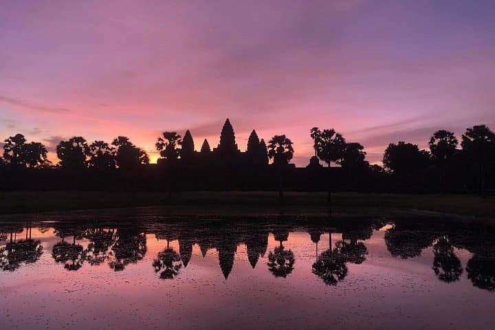 Angkor Wat Sunrise & Tonle Sap: 1.5-Day Siem Reap Highlights Tour photo 2