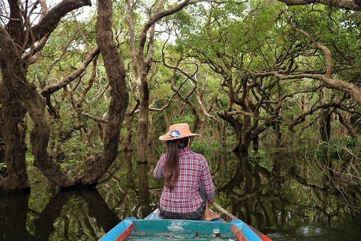 Angkor Wat Sunrise & Tonle Sap: 1.5-Day Siem Reap Highlights Tour photo 1
