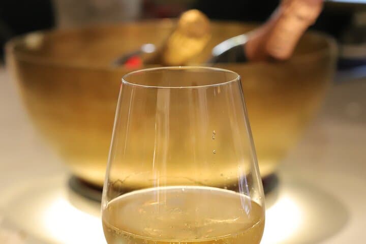 Private Royal Walk and Champagne at Harrods: St. James to Moët Experience photo 6