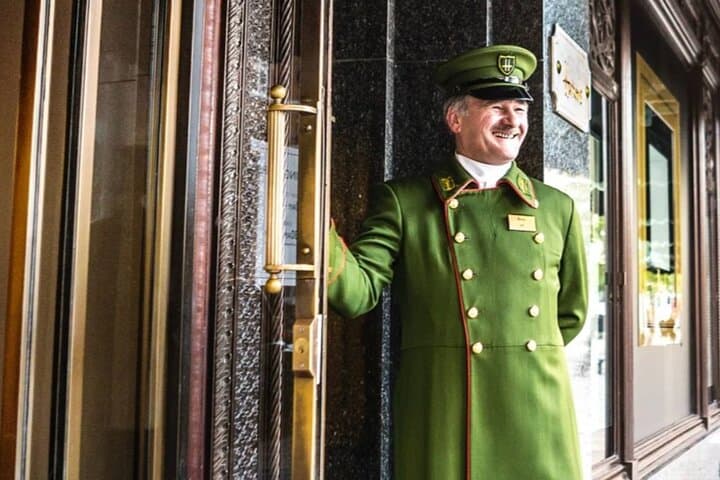 Private Royal Walk and Champagne at Harrods: St. James to Moët Experience photo 3