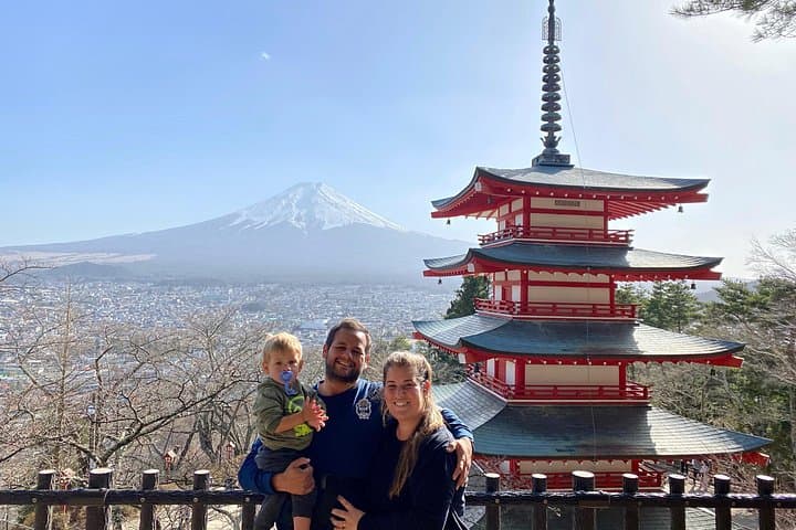 Full-Day Mount Fuji Tour in Spanish: Lakes, Caves & Ancestral Villages photo 3