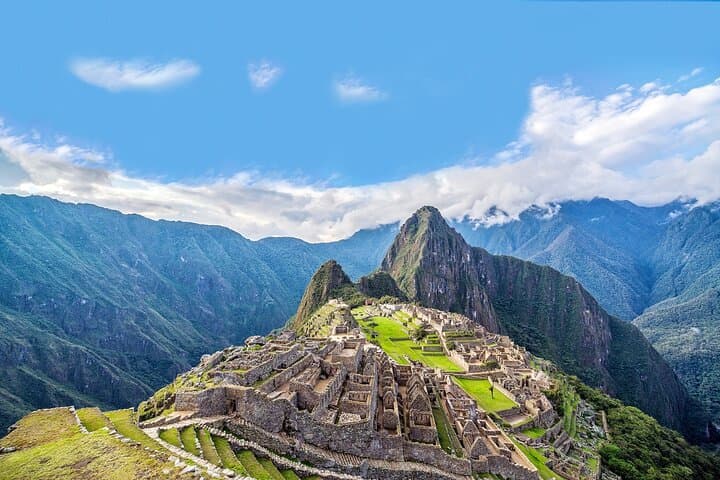 Cusco 4-Day Machu Picchu & Mountain of Colors Tour: City Sights to Rainbow Mountain