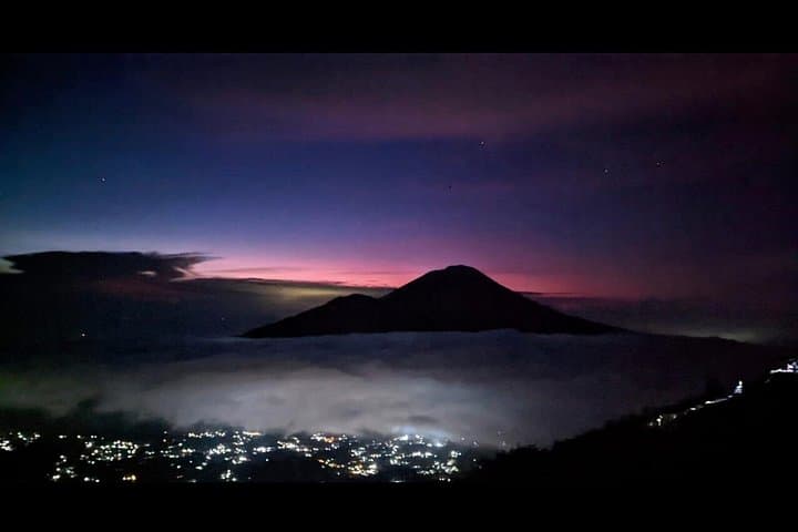 Mount Batur Sunrise Trek with Local Guide — Early Morning Volcano Hike in Bali photo 2