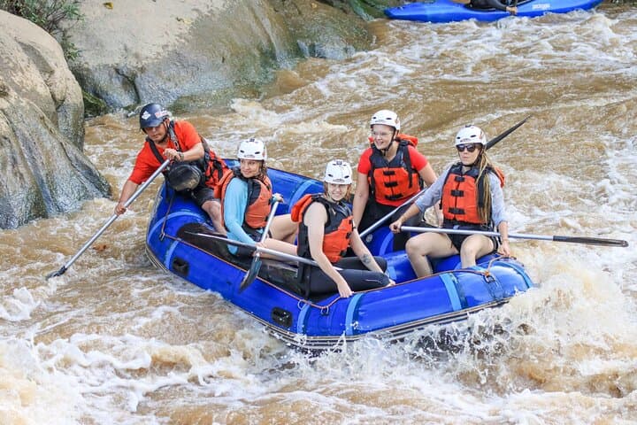 Mae Taeng River Rafting 8km from Chiang Mai — Pickup & Lunch