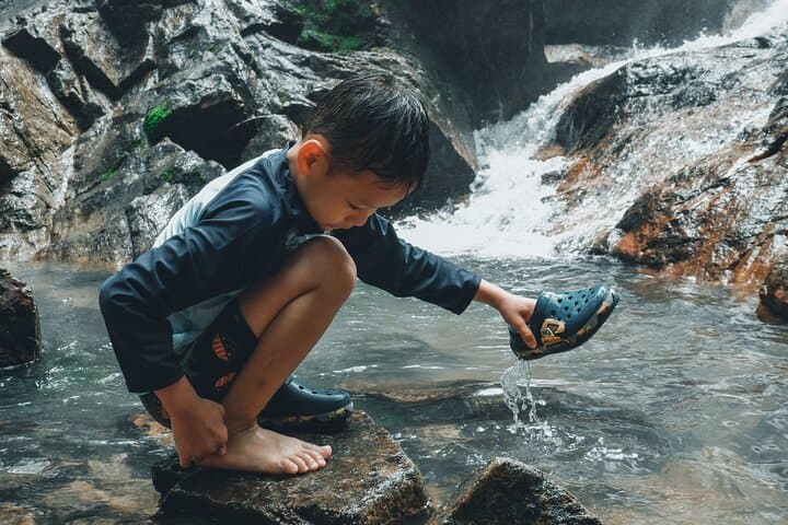 Secluded waterfall adventure near Kuala Lumpur: two-level jungle falls photo 4