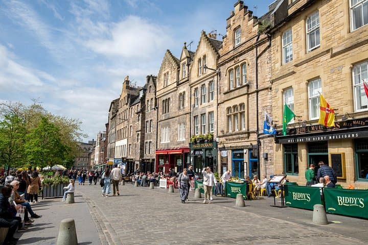 Exploring Edinburgh Old Town: Guided Historical Walking Tour of the Royal Mile photo 4
